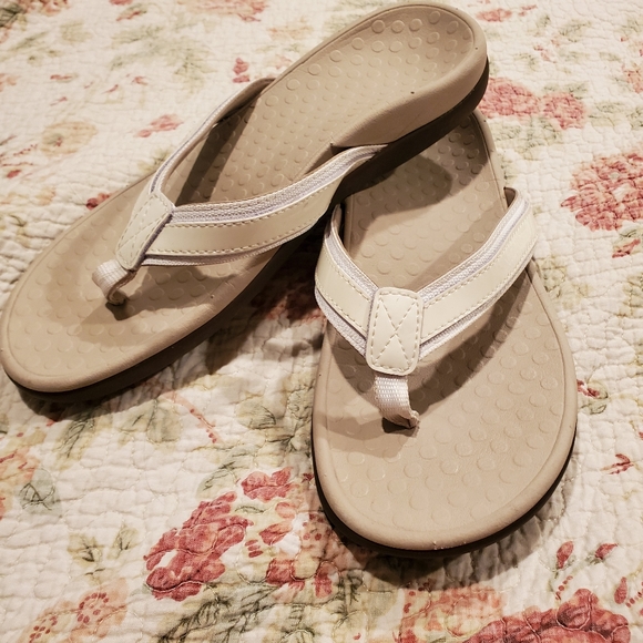 vionic shoes and sandals